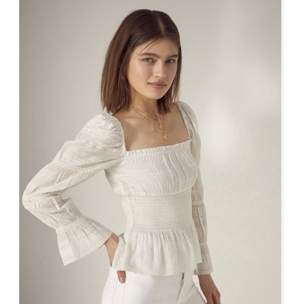 Aritzia Wilfred Fable Blouse White Smocked Long Sleeve Square Neck Size S